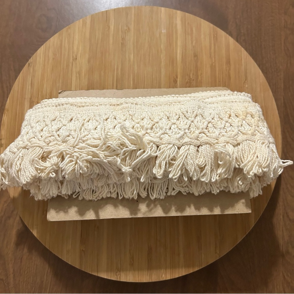 Vintage bedspread/curtainpillow fringe - Picture 1 of 4